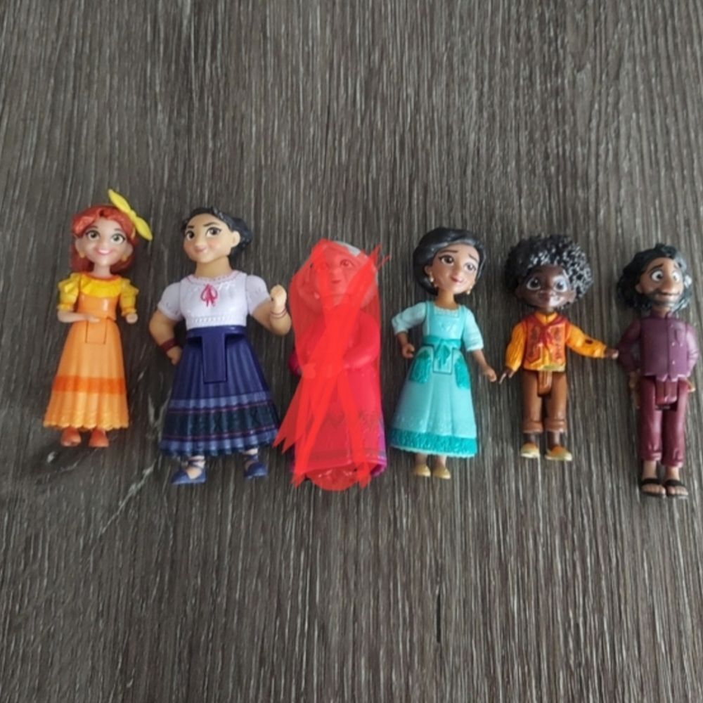 Disney Encanto Figurine Playset